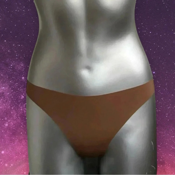 🆕 Women’s Sweaty Betty  Barely There Seamless Thongs - Picture 1 of 13